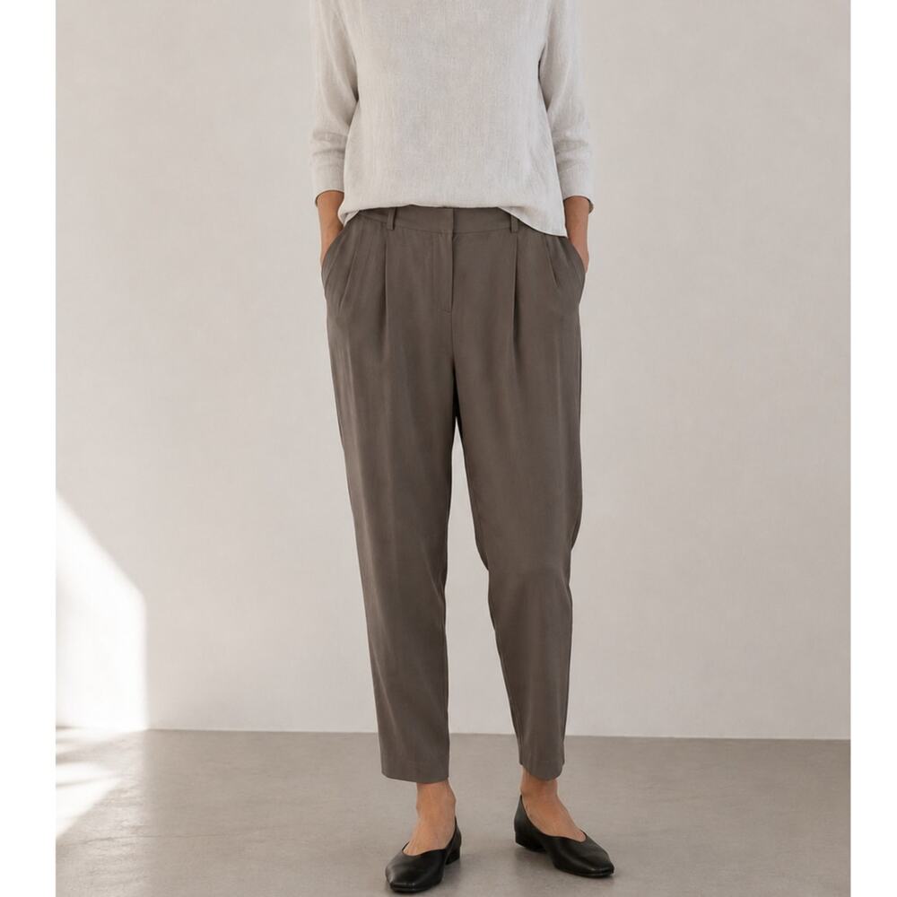 Eileen Fisher 100% Silk Taupe Tapered Pleated Trousers Pants Size Medium